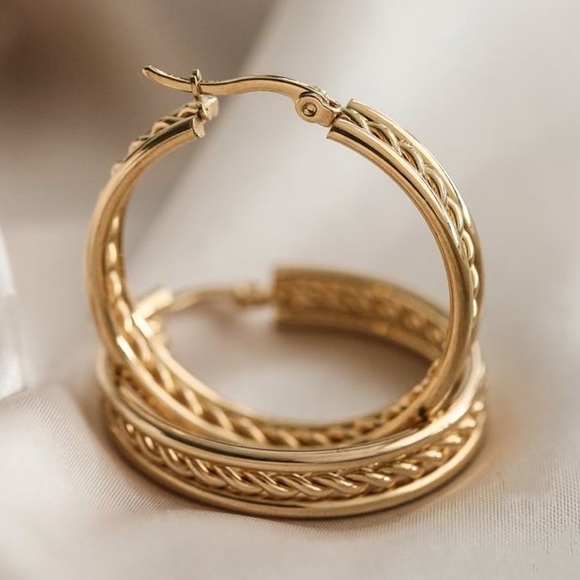 18K Gold plated hoop earrings - Picture 2 of 4